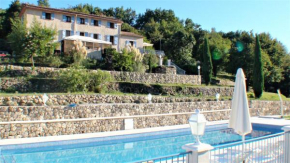 Отель B&B with charm, quiet, kitchen, sw pool.  Грасс